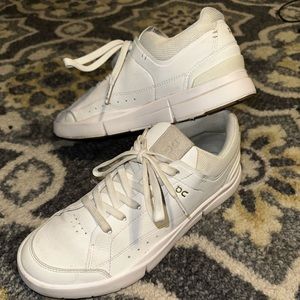 Women's On The Roger Advantage Shoes